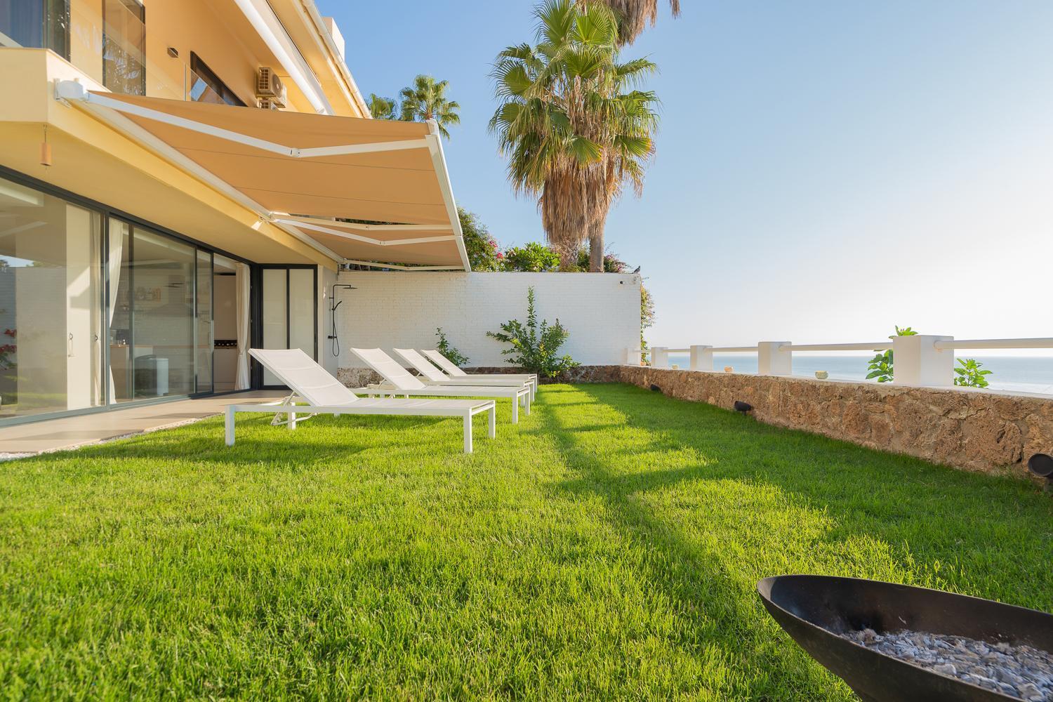 Apartament Private 250Sqm Garden Duplex, Jacuzzi, Cinema, Sea View Escape Torremolinos Zewnętrze zdjęcie