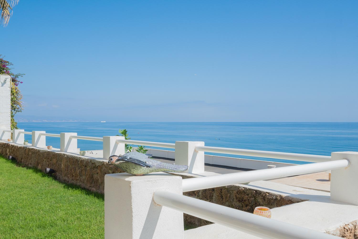 Apartament Private 250Sqm Garden Duplex, Jacuzzi, Cinema, Sea View Escape Torremolinos Zewnętrze zdjęcie