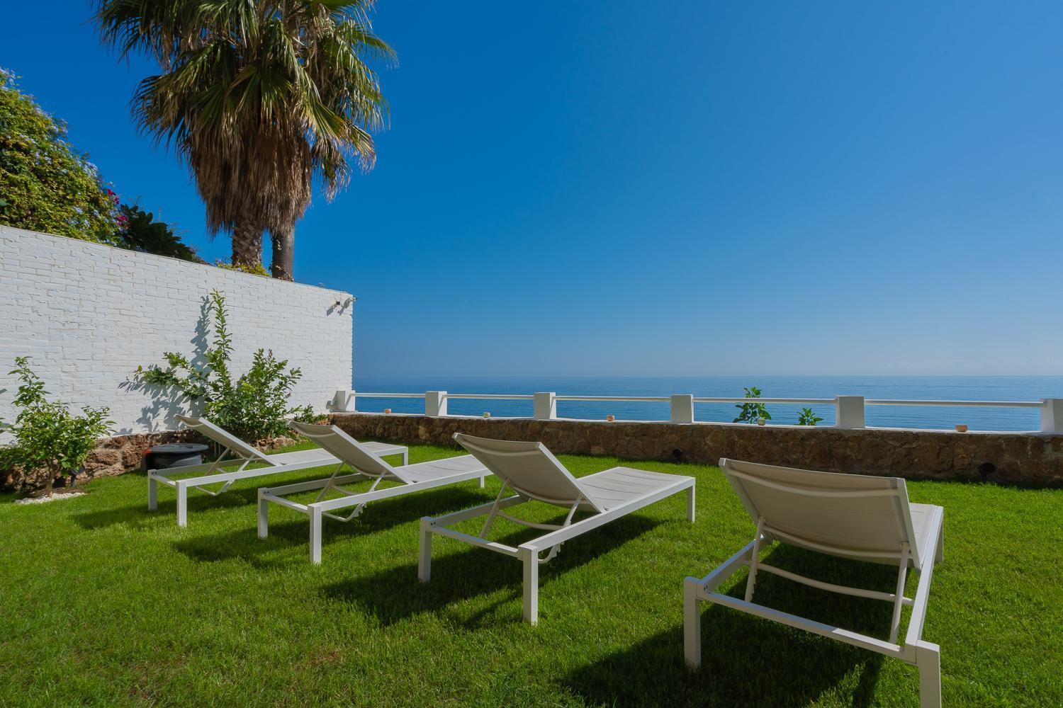 Apartament Private 250Sqm Garden Duplex, Jacuzzi, Cinema, Sea View Escape Torremolinos Zewnętrze zdjęcie