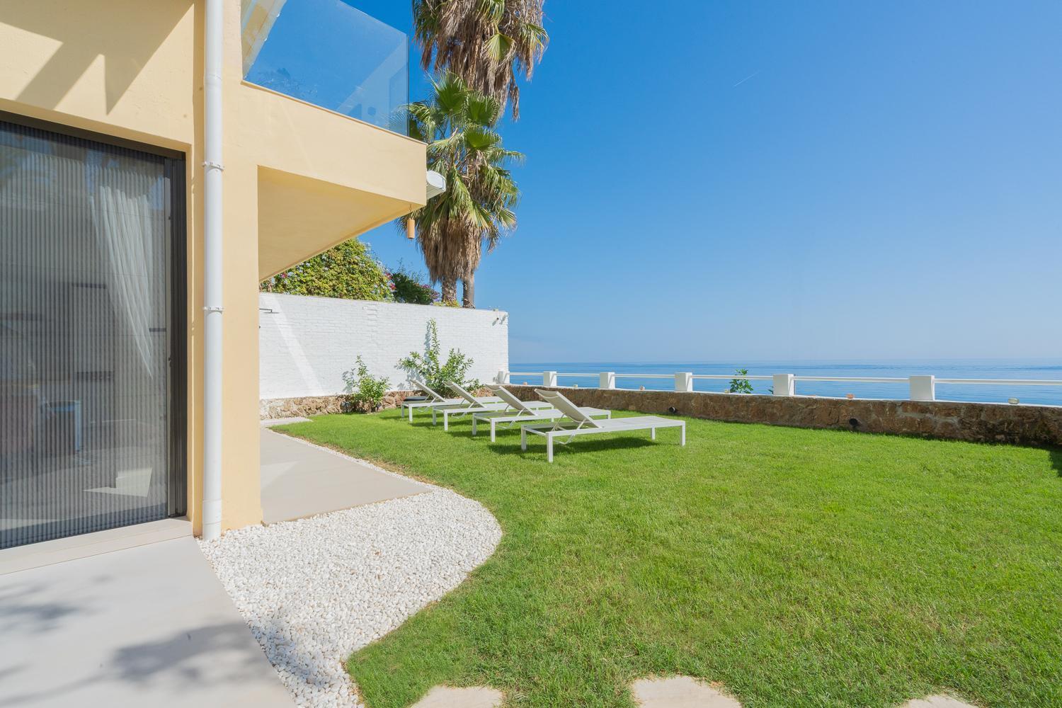 Apartament Private 250Sqm Garden Duplex, Jacuzzi, Cinema, Sea View Escape Torremolinos Zewnętrze zdjęcie