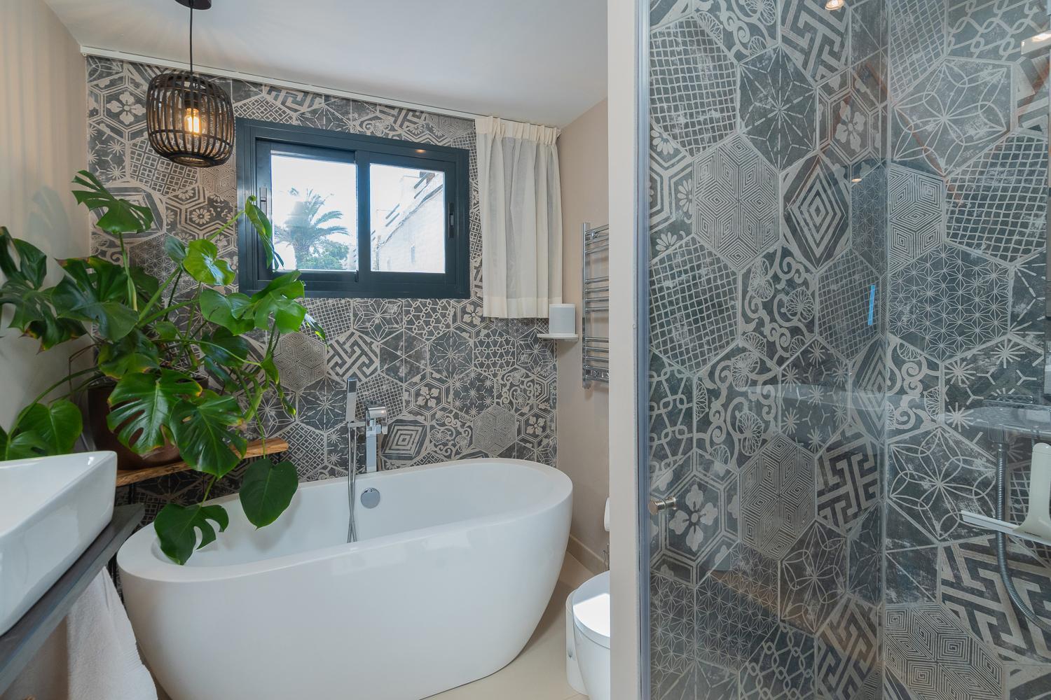 Apartament Private 250Sqm Garden Duplex, Jacuzzi, Cinema, Sea View Escape Torremolinos Zewnętrze zdjęcie