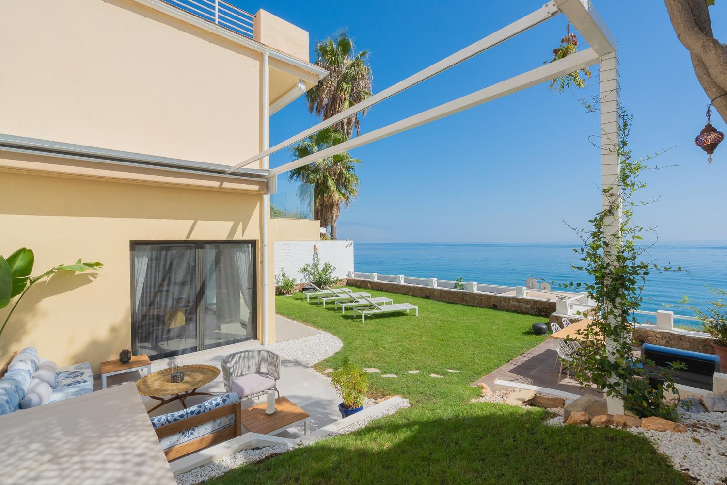 Apartament Private 250Sqm Garden Duplex, Jacuzzi, Cinema, Sea View Escape Torremolinos Zewnętrze zdjęcie