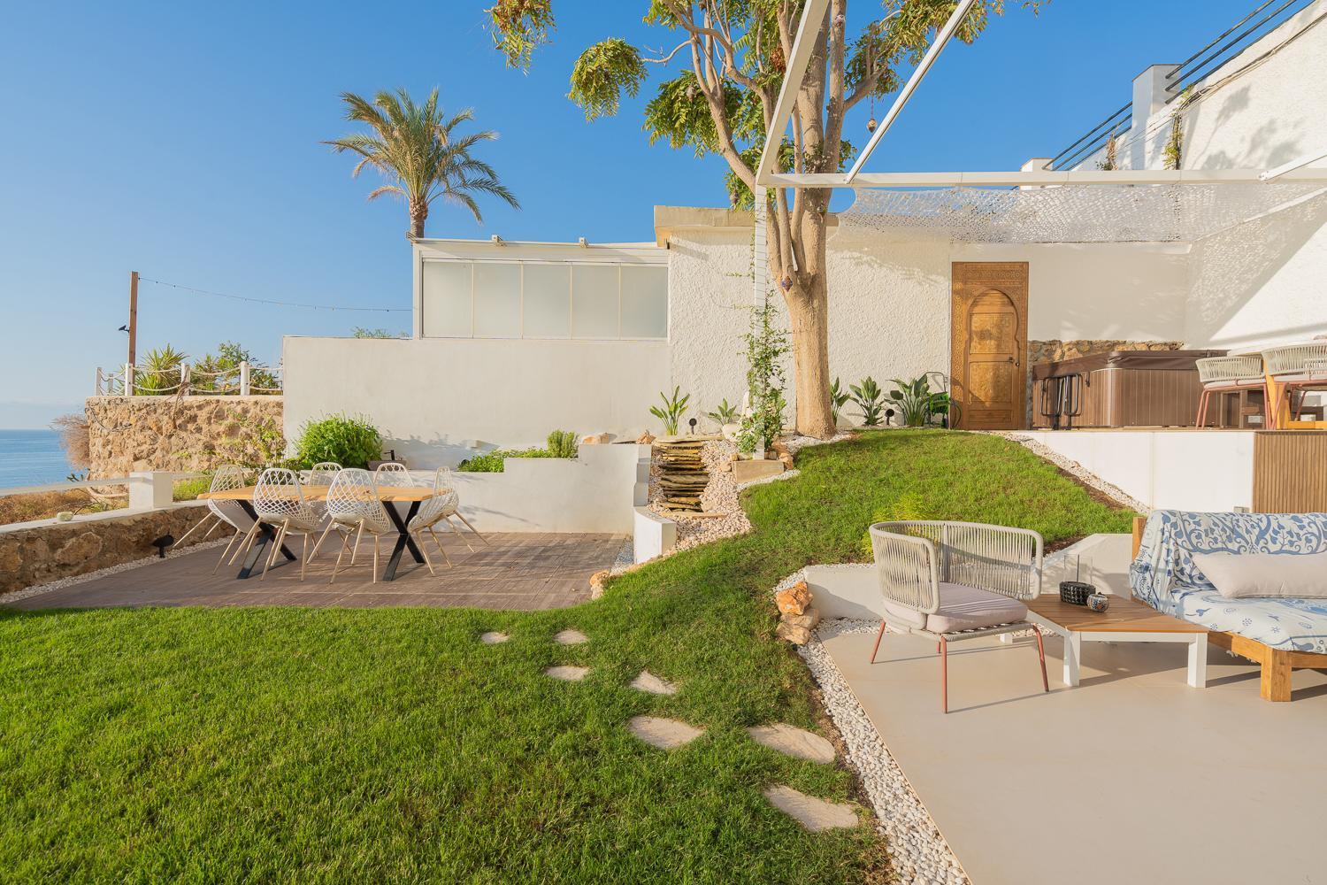 Apartament Private 250Sqm Garden Duplex, Jacuzzi, Cinema, Sea View Escape Torremolinos Zewnętrze zdjęcie