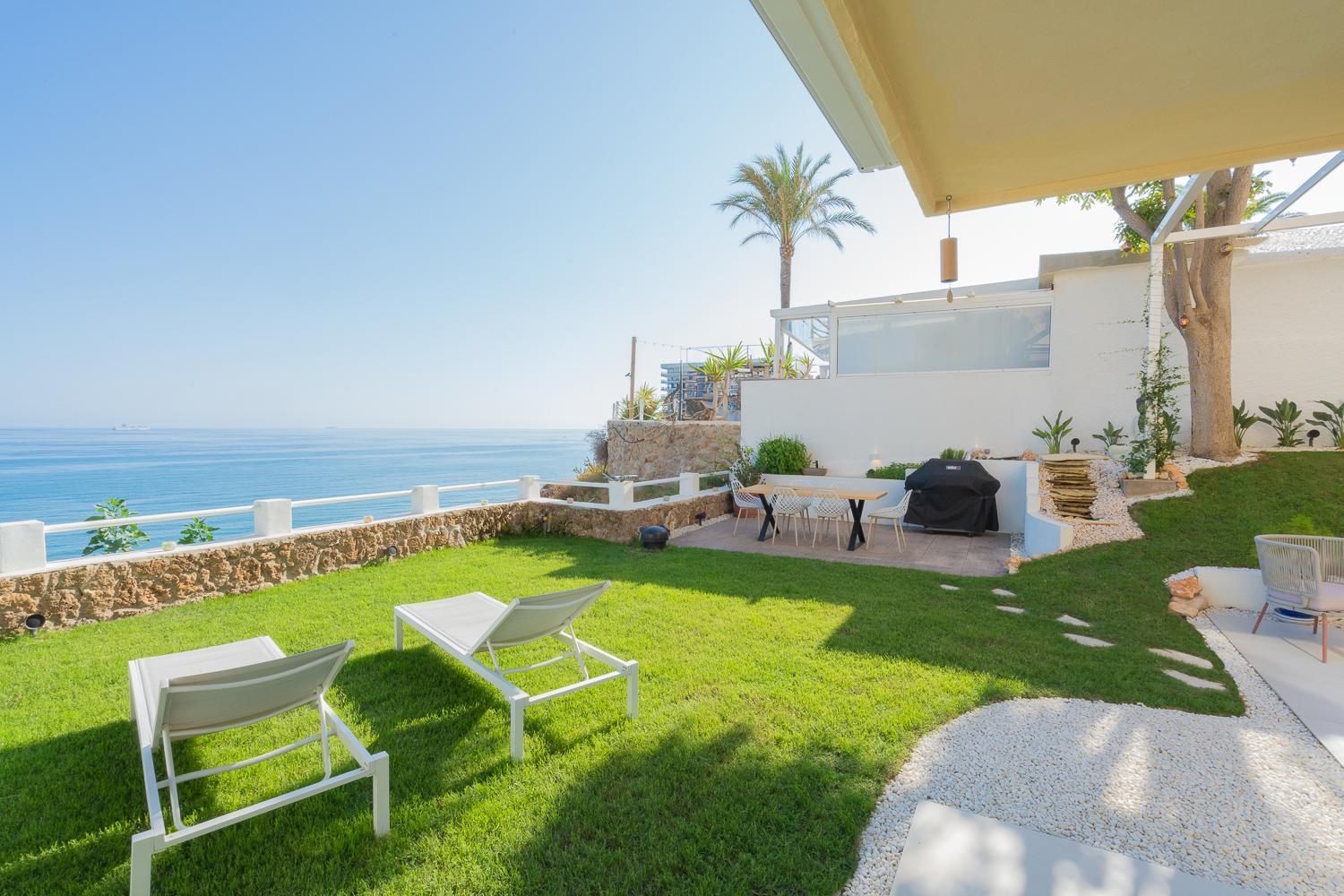 Apartament Private 250Sqm Garden Duplex, Jacuzzi, Cinema, Sea View Escape Torremolinos Zewnętrze zdjęcie
