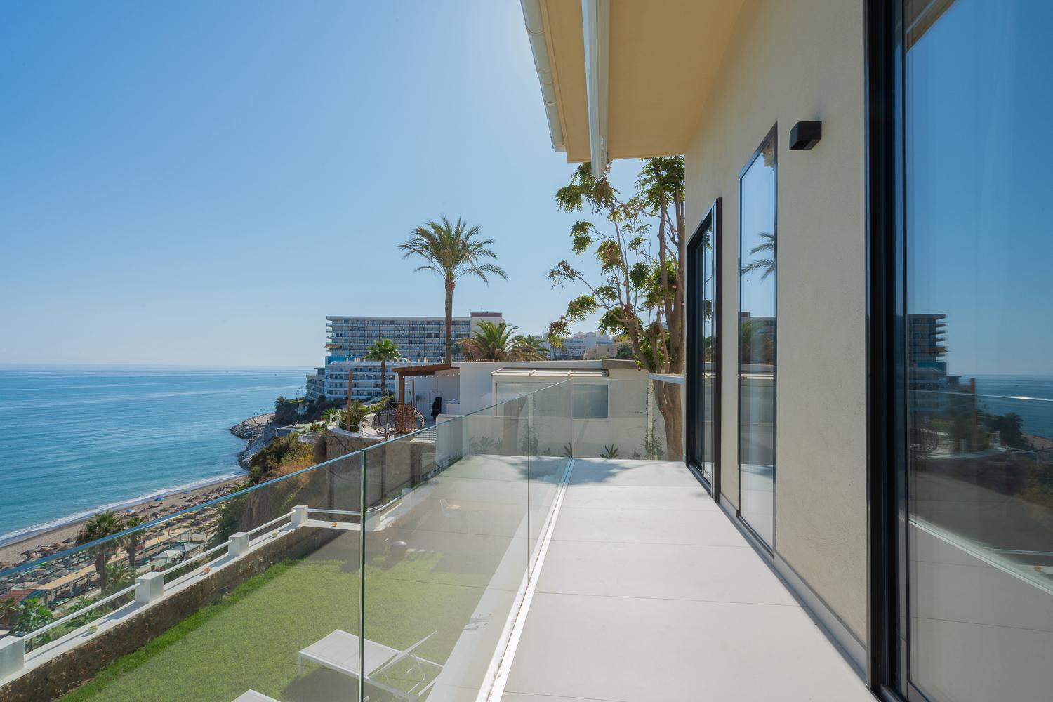 Apartament Private 250Sqm Garden Duplex, Jacuzzi, Cinema, Sea View Escape Torremolinos Zewnętrze zdjęcie